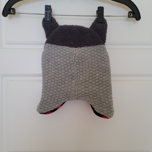 Kids Winter Bear Hat - Picture 2 of 2